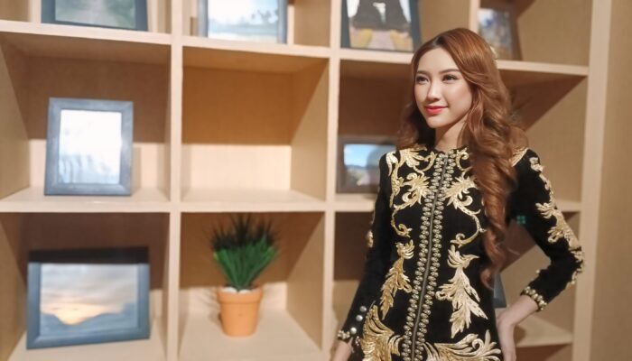 Ini Dia Gaun Yang Digunakan Icha Yang Saat Tampil 1 Panggung Dengan Dewa 19