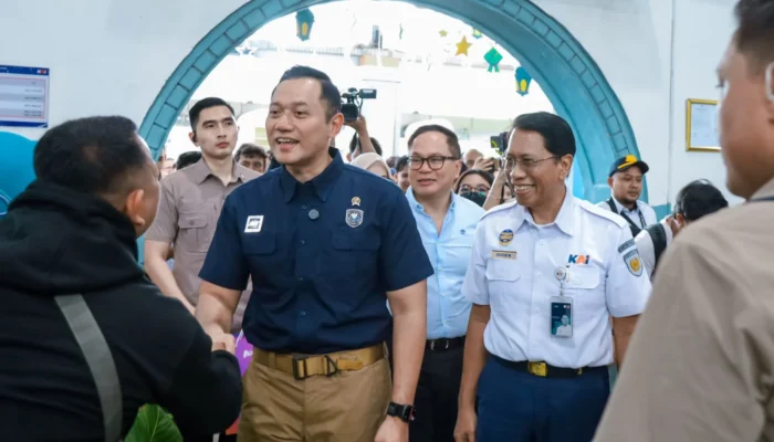 Menko IPK Puji Stasiun Pasar Senen yang Semakin Cantik