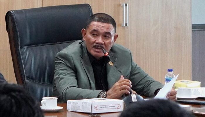 Kabel Semrawut di Jakarta Harus Segera ditertibkan.
