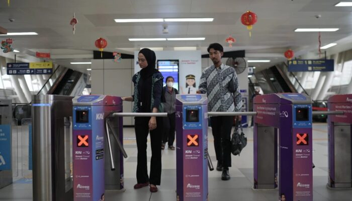 LRT Jabodebek Bersiap Menghadirkan QRIS Tap sebagai Opsi Pembayaran.