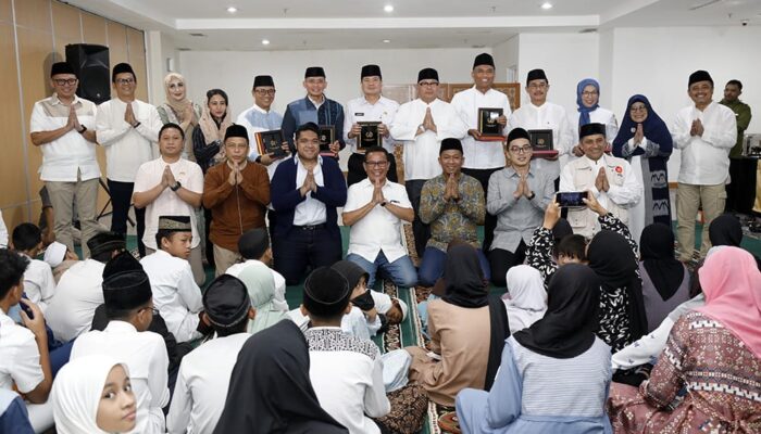 Komisi E DPRD DKI Jakarta Santuni Anak Anak Yatim