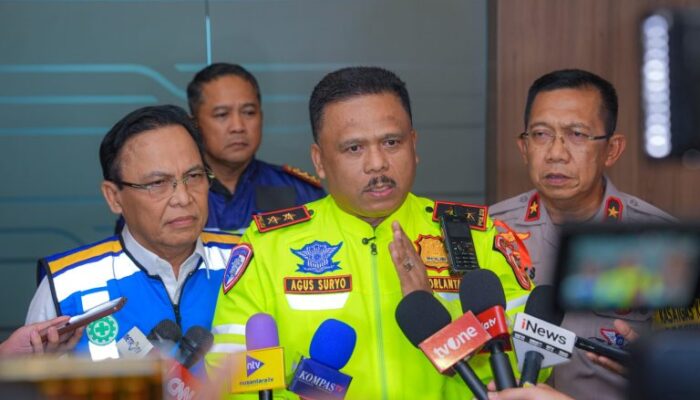 Kakorlantas Berlakukan Contraflow di Tol Cikampek