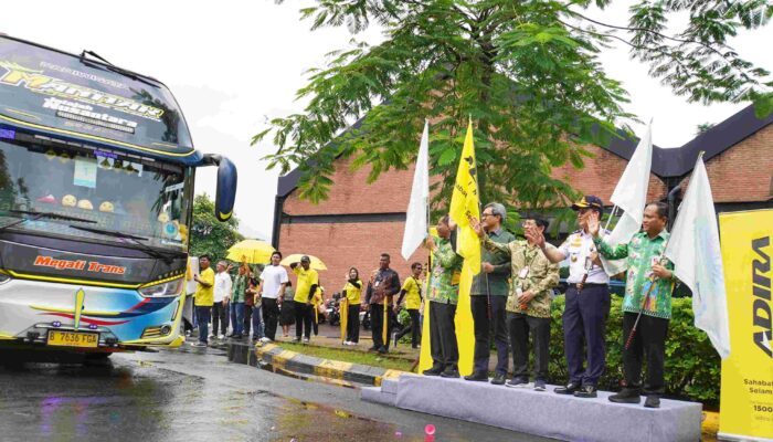 Plt Wakil Walikota Jaksel Lepas Mudik Gratis