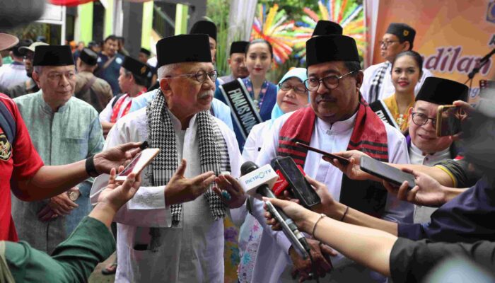 Wagub Rano Teteskan Air Mata Saat Digelarnya Tradisi Andilan Potong Kebo Ingat Masa Kecil.