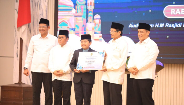 Kemenag Beri Penghargaan Qari Cilik Asal Kalteng Juara MTQ Internasional di Qatar