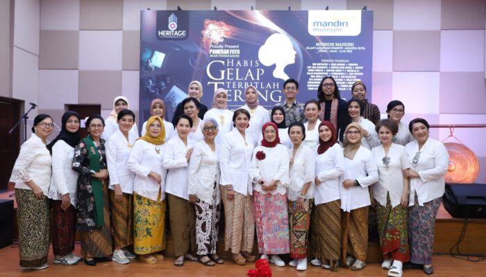 Menteri Rini Buka Pameran Foto Kartini Masa Kini