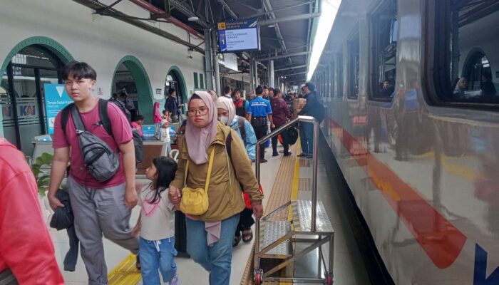 KAI Group Layani 16,3 Juta Pelanggan Selama Masa Angkutan Lebaran 2025