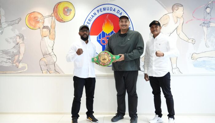 Menpora DitoTerima Geisler Ap Juara WBC Kontinental Asia Asal Papua.