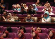 Wagub Rano Bersama Ratusan Penyandang Disabilitas Nonton Film Animasi Jumbo
