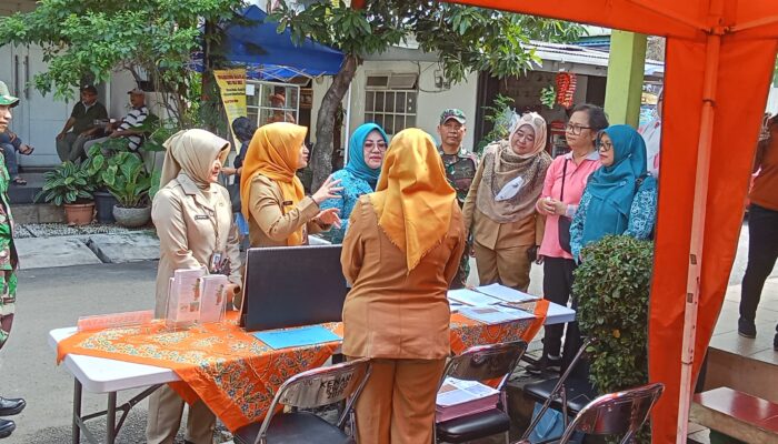 Babinsa Turun Langsung, Posyandu di Kenari Ramai dengan Semangat Peduli Kesehatan