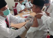 Cegah Meningitis Jelang Ibadah Haji, Kemenkes Fasilitasi Vaksinasi bagi Petugas PPIH Tahun 2025.