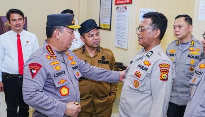 Aiptu Jimmi FarmaPendiri Pondok Al-Qur’an Gratis,mendapat Hadiah Dari Kapolri 