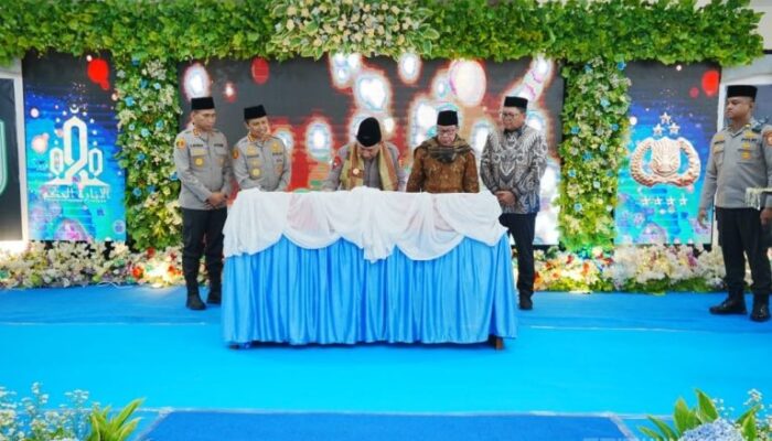 Kapolri Silaturahmi ke Dewan Sepuh hingga Resmikan Pondok Pesantren Buntet Cirebon