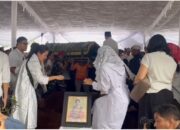 Prosesi Pemakaman Seniman Legendaris Titiek Puspa diwarnai Keharuan