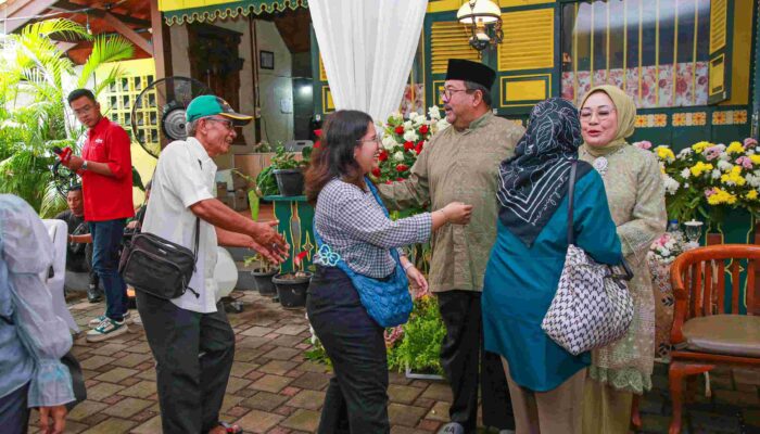 Wagub Rano Rayakan Lebaran Hari Kedua Bersama Masyarakat