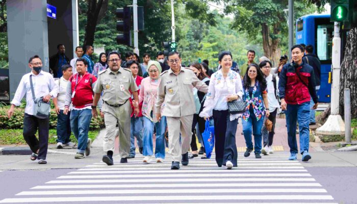 Gubernur Pramono: Kado Spesial Hari Kartini, Perempuan Gratis Naik Transportasi Publik.