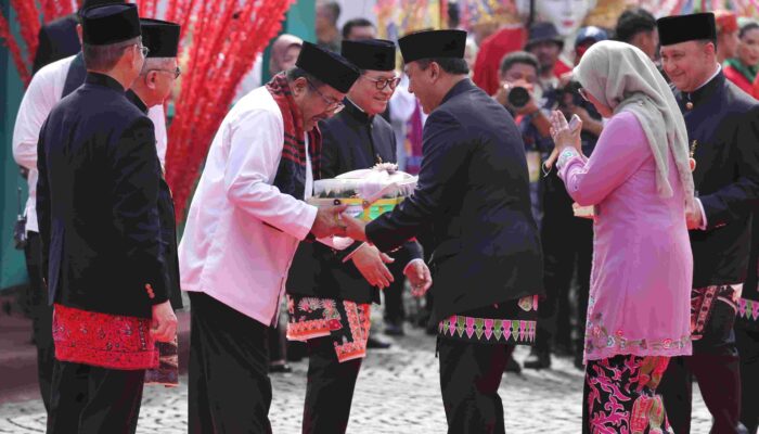 Komunitas Perkumpulan Perantau Jawa Tengah Hadiri Halalbihalal Bersama Gubernur dan Wagub DKI Jakarta di Balai Kota.