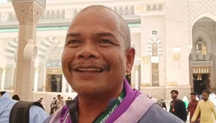 Kisah Kaki Petugas Melepuh Usai Antar Jemaah Haji di Saat Panas Terik