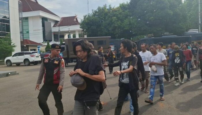 Polisi Tangkap 23 Preman Berkedok Jukir Liar dan Sita Uang Pungli dan Miras