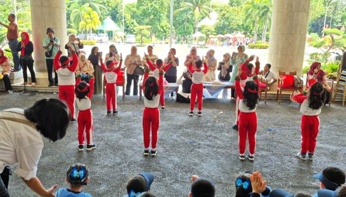 900 Anak Meriahkan Peringatan Hardiknas di Jakut