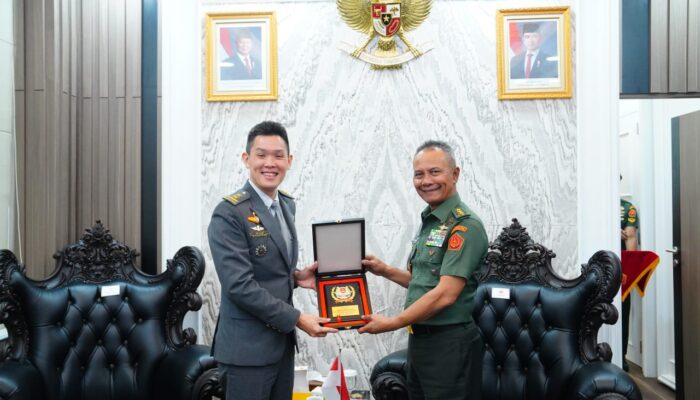 Perkuat Pertahanan Siber, Kasum TNI Terima Kunjungan Staf Digital Intelijen Militer Singapura