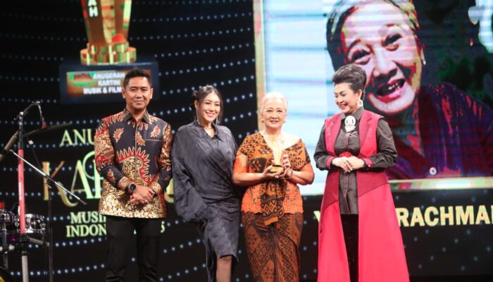 Demi Menghadiri Malam Puncak Anugerah Kartini Musik dan Film, Yatti Surachman Minta Break Reading 