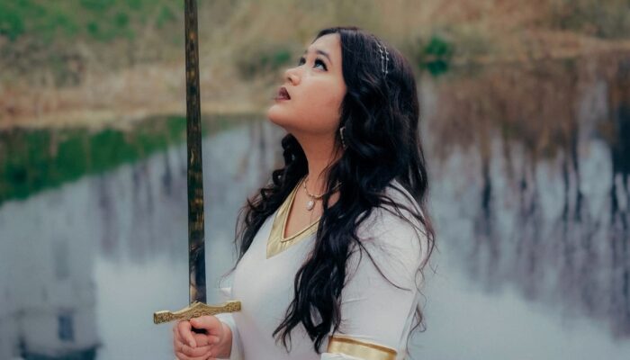 Kamila Batavia Rilis EP The Scent of Camellias, dengan lagu ‘Tutup Mata” dan “Hilang Tak Berkesan” dalam Melodi Melankolis
