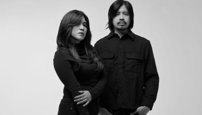 Duo PIAFARHAN kembali menyapa pendengarnya dengan merilis lagu baru yang berjudul “Rahasia Terindah”.