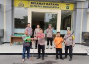 Polsek Medansatria Terima Penyerahan Senjata Tajam dari Pengurus RW 01