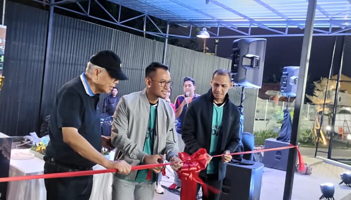 Perwakilan dari Danlanud Halim Kolonel AU Boyke Komara Hadiri Grand Opening B21 Arena Rudal x The Footballicious di Bekasi