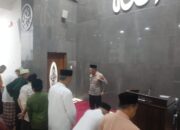 Kapolres Metro Jakarta Utara Gelar Sholat Subuh Berjamaah Bersama Warga di Masjid Al Ihsan, Kelapa Gading