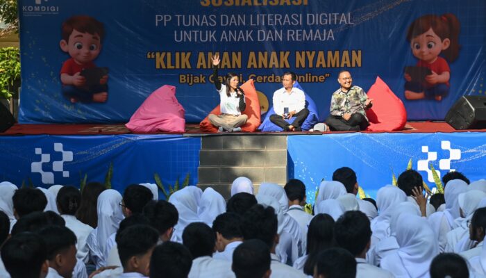 Menteri Meutya dan Gubernur KDM Bekerja Sama Lindungi Anak Sekolah