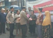 Polsek Pademangan Berbagi Nasi Kotak untuk Warga dalam Kegiatan Jum’at Berkah