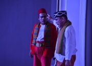 Tim Lenong Kontemporer 73 Tampil Memukau Penonton Dalam Festival Teater Tradisional di Gedung Kesenian Jakarta.