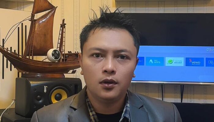 Resmi Jadi Advokat, Firman Blank Siap Gebrak Lagi Dunia Musik