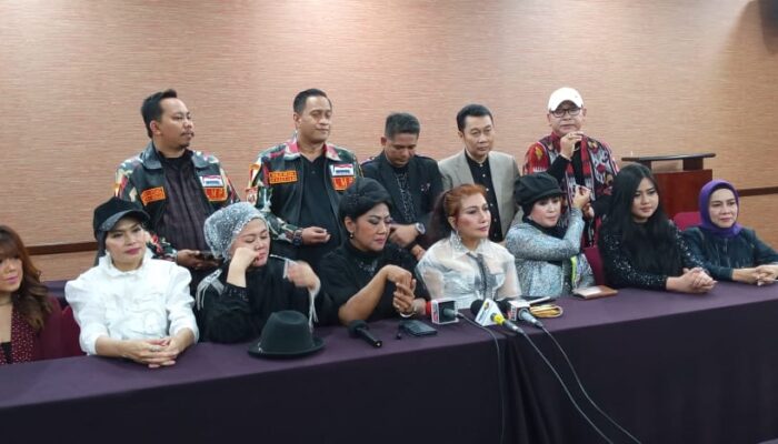 Aksi Peduli Kasih Buat Sang Legend Penyanyi H. Hamdan ATT dan Artis Film Senior  Yenny Farida