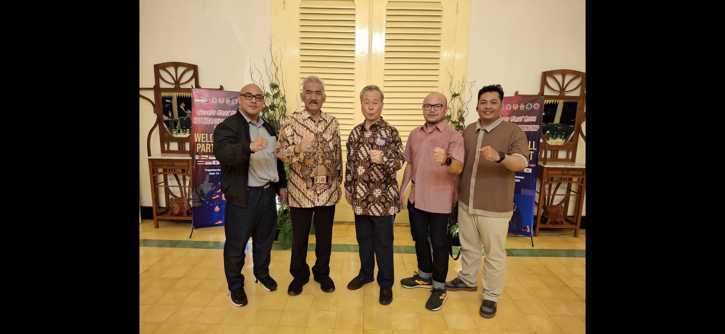 Sebelah pak agus, Ketua PPHI ( Pengurus Pusat Hapkido Indonesia, GBPH PRABUKUSUMA, PRESIDENT WORLD HAPKIDO MARTIAL ART FEDERATION, GRAND MASTER DON OH CHOI