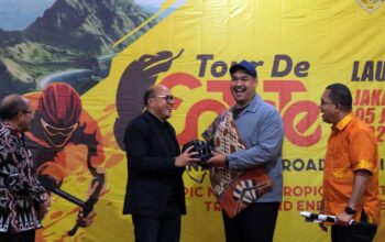 “Menpora Dito Luncurkan Tour de Entete, Promosikan Potensi NTT Lewat Balap Sepeda”   