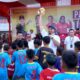 Menpora Dito Serahkan Bantuan Bola di Dharmasraya,demi Perkembangan Atlet Muda.