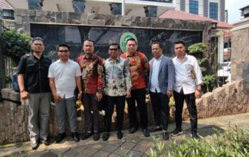 Kuasa hukum Li Sam Ronyu, Charles Situmorang, SH., MH dan Tim