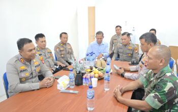 Wakapolres Metro Jakarta Utara Tinjau Langsung Layanan Gizi Gratis untuk Anak Sekolah dan Warga Rentan di Koja