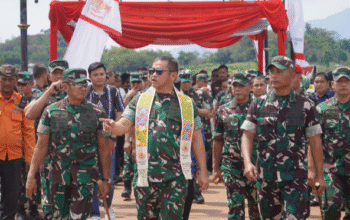 Dukung Pelestarian Lingkungan, Kasad Tinjau Pembersihan Danau Situ Bagendit