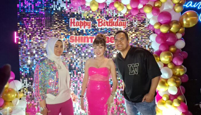 Momen Romantis! Saipul Jamil dan Shinta Bebi Rayakan Ulang Tahun Bareng, Dihadiri Artis Top dan Umumkan Album Baru