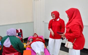 Peringati HUT ke-80 Kemerdekaaan RI, DWP Kemenpora Gelar Bakti Sosial Donor Darah