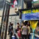 Tebar Semangat Nasionalisme, Polsek Tambora Bagikan Ratusan Bendera