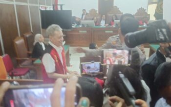 Fariz RM Bacakan Pledoi, Tegaskan Dirinya Pengguna Narkotika dan Ajukan Rehabilitasi