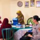 Polwan Polsubsektor Pekayon Jaya Sambang Warga di Posyandu, Sampaikan Pesan Kamtibma