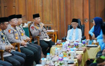 Kunjungi 2 Ponpes di Jatim, Kapolri: Amanat Presiden Menjaga Kerukunan