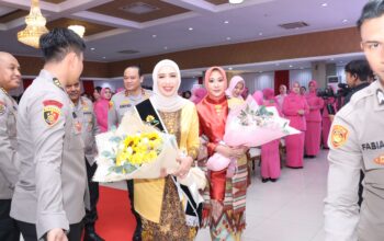 Serah Terima Ibu Asuh Polwan Polda Metro Jaya, Simbol Kebersamaan dan Kepedulian untuk Polwan