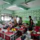 Polsek Bekasi Selatan Kawal Program Makan Siang Bergizi Gratis Untuk Ribuan Pelajar dan Warga